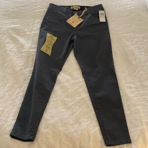 Ankle length slim jeans
